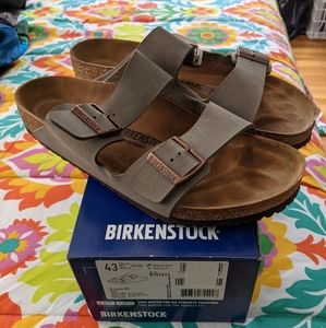 Like new! Men's Birkenstock Arizona sandals